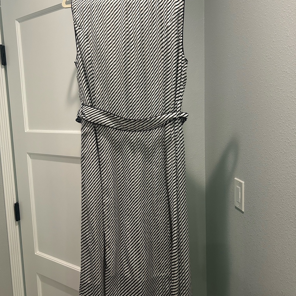 $960 Deborah Lyons Ashley Midi Dress - Picture 3 of 4